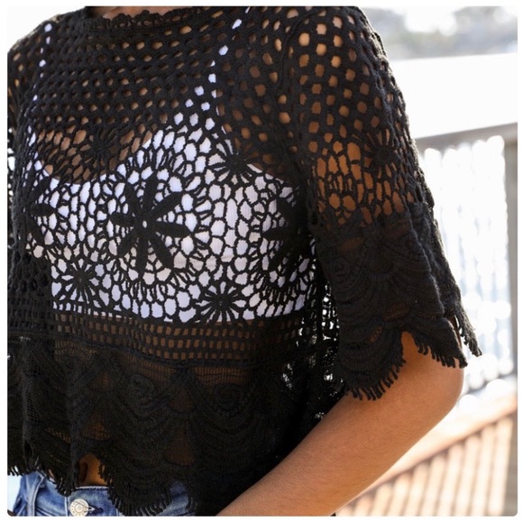 Diane Crochet Short Sleeve Crop Top - Picture 10 of 12